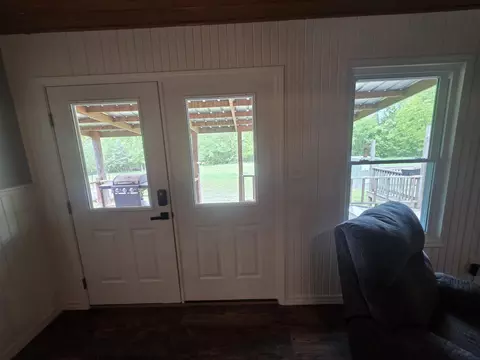 Entry Way - 406 E Cc Rd, Hardy, AR 72542 photo 3 of 6