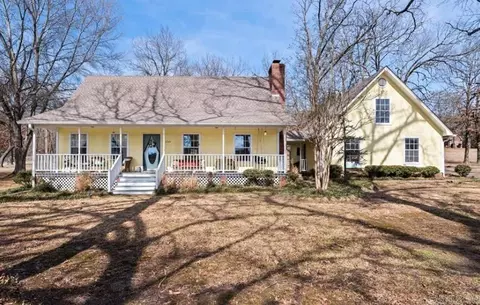1349 Peach Orchard Ln, Ozark, AR 72949