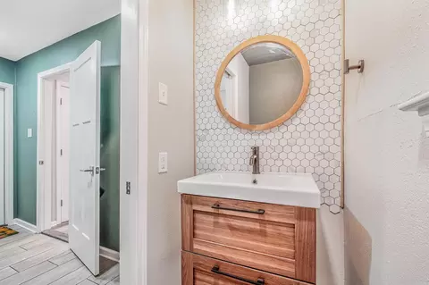 Bath - 9 Whispering Dr, Alexander, AR 72002 photo 1 of 3