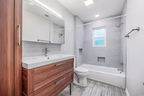 Bath - 9 Whispering Dr, Alexander, AR 72002 photo 3 of 3