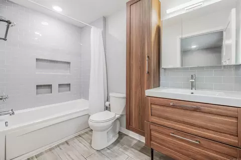 Bath - 9 Whispering Dr, Alexander, AR 72002 photo 2 of 3