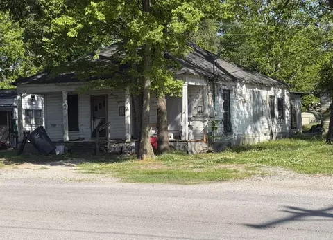 402 NW 6th St, Walnut Ridge, AR 72476