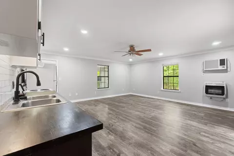 Living - 148 Copeland Loop, Romance, AR 72136 photo 4 of 4
