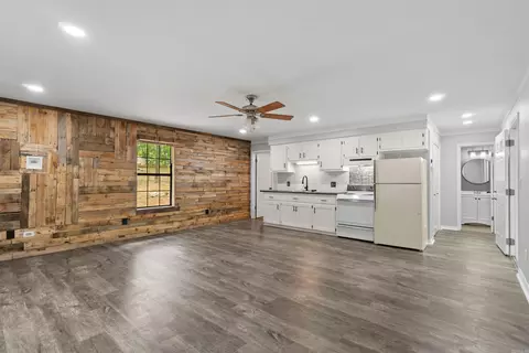 Living - 148 Copeland Loop, Romance, AR 72136 photo 1 of 4