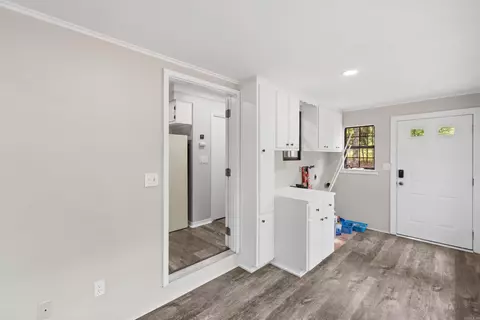 Entry Way - 148 Copeland Loop, Romance, AR 72136 photo 2 of 5