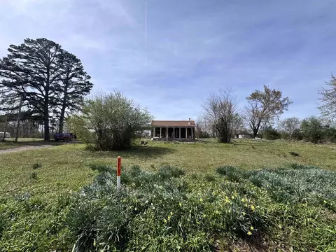 1114 S Cherry St, Altus, AR 72821