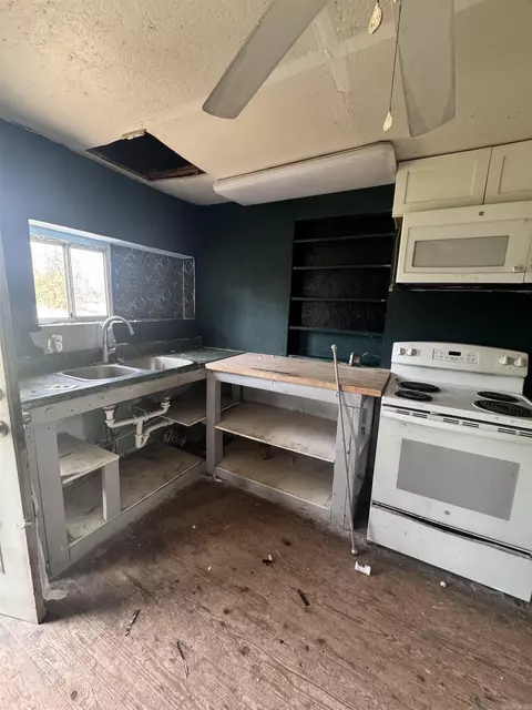 1114 S Cherry St, Altus, AR 72821 photo 5