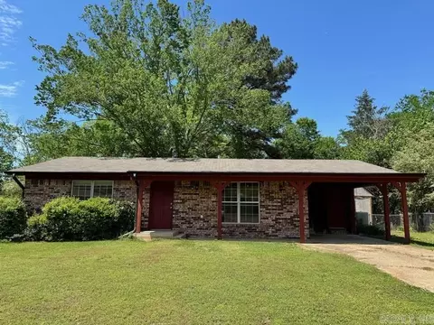 106 King Arthur Ct, Hot Springs, AR 71913