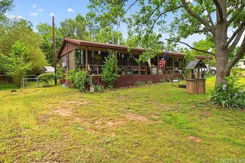 581 Pinewood Rd, Clinton, AR 72031