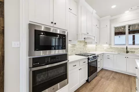 Kitchen - 10 Scheffler Cv, Cabot, AR 72023 photo 3 of 8