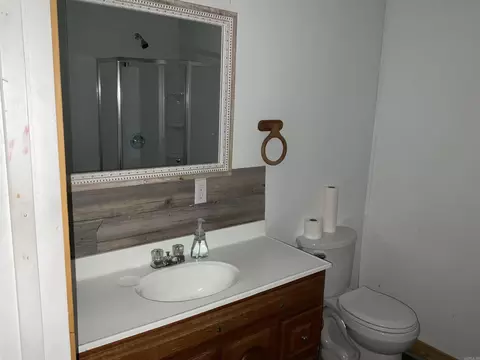 Bath - 669 Fraser St, Clinton, AR 72031 photo 2 of 5