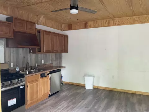 Kitchen - 669 Fraser St, Clinton, AR 72031 photo 1 of 2