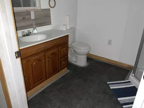 Bath - 669 Fraser St, Clinton, AR 72031 photo 3 of 5