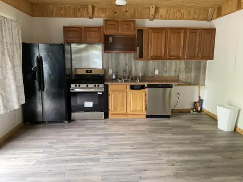 Kitchen - 669 Fraser St, Clinton, AR 72031 photo 2 of 2