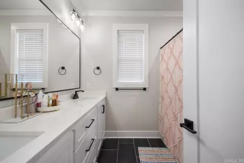 Bath - 838 Belle Grove Loop, Benton, AR 72019 photo 4 of 6