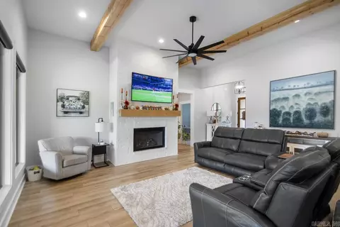 Living - 838 Belle Grove Loop, Benton, AR 72019 photo 1 of 2