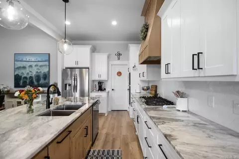 Kitchen - 838 Belle Grove Loop, Benton, AR 72019 photo 1 of 3