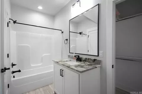 Bath - 838 Belle Grove Loop, Benton, AR 72019 photo 5 of 6
