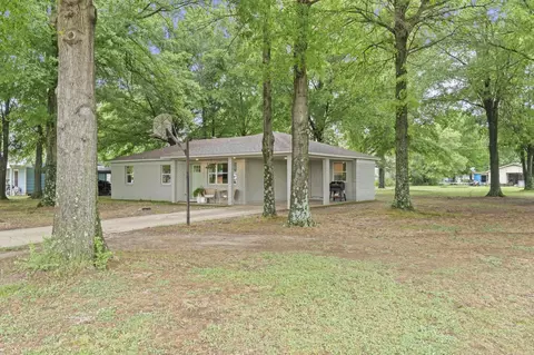 2300 W Park Dr, Wynne, AR 72396