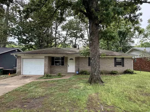 7411 Ember Ln, Little Rock, AR 72209