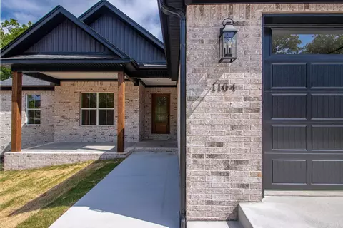 1104 Dowden Ln, Jacksonville, AR 72076