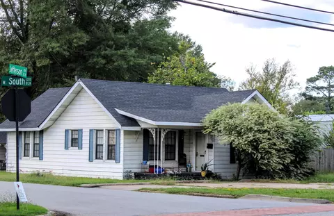 1200 W South St, Benton, AR 72015