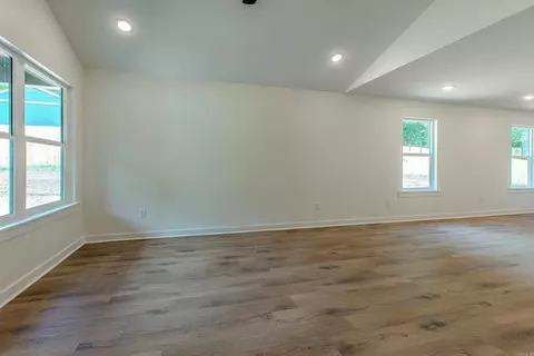Living - 430 Main St, Bauxite, AR 72011 photo 3 of 8