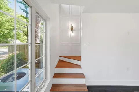 Entry Way - 1117 Weems St, Conway, AR 72034 photo 1 of 2