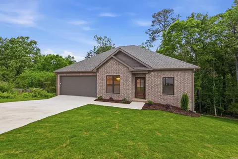 2440 Pleasant Willow Dr, Benton, AR 72015