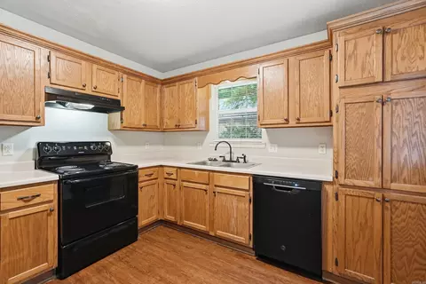 Kitchen - 1770 Monaco Dr, Conway, AR 72034 photo 2 of 3