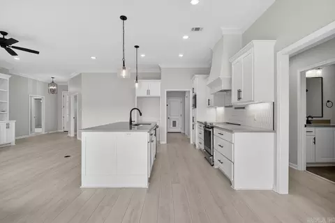 Kitchen - 1428 Woolridge Dr, Benton, AR 72019 photo 1 of 1