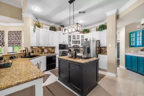 Kitchen - 226 Edgewood Dr, Cabot, AR 72023 photo 1 of 2