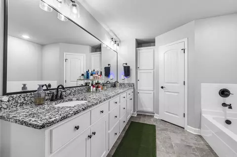 Bath - 33 Cimarron Cir, Cabot, AR 72023 photo 1 of 3