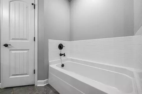 Bath - 33 Cimarron Cir, Cabot, AR 72023 photo 3 of 3