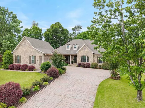5721 Riviera Dr, Benton, AR 72019