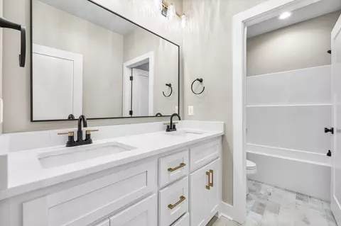 Bath - 744 Grand Valley Loop, Austin, AR 72007 photo 7 of 7