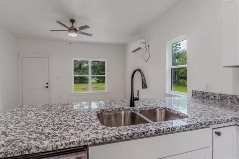 Kitchen - 37 Allen Cv, Ward, AR 72176 photo 4 of 5