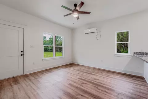 Living - 37 Allen Cv, Ward, AR 72176 photo 3 of 5