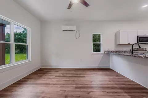 Living - 37 Allen Cv, Ward, AR 72176 photo 2 of 5