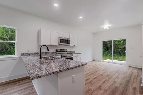 Kitchen - 37 Allen Cv, Ward, AR 72176 photo 2 of 5