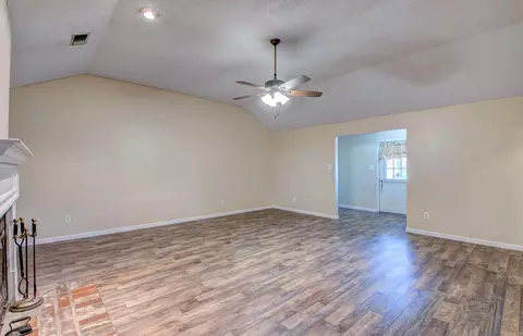 Living - 6009 S Cedar St, Pine Bluff, AR 71603 photo 4 of 16