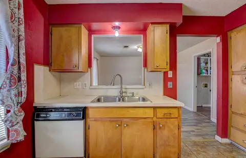 Kitchen - 6009 S Cedar St, Pine Bluff, AR 71603 photo 3 of 5