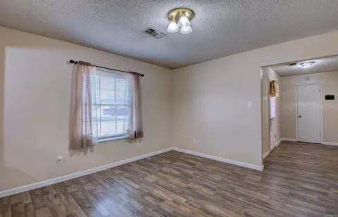 Living - 6009 S Cedar St, Pine Bluff, AR 71603 photo 8 of 16