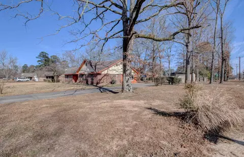 Exterior - 6009 S Cedar St, Pine Bluff, AR 71603 photo 2 of 10