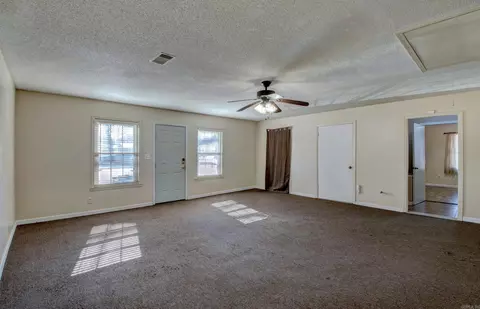 Living - 6009 S Cedar St, Pine Bluff, AR 71603 photo 12 of 16