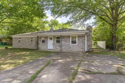 6 Waterfront Dr, Sherwood, AR 72120