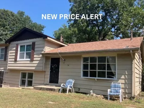 82 Topez Dr, Cherokee Village, AR 72529