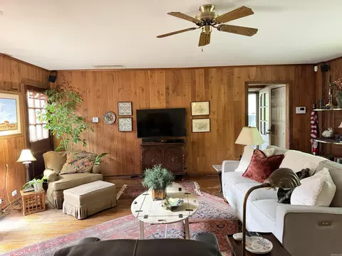Living - 901 W 36th, Pine Bluff, AR 71603 photo 3 of 5