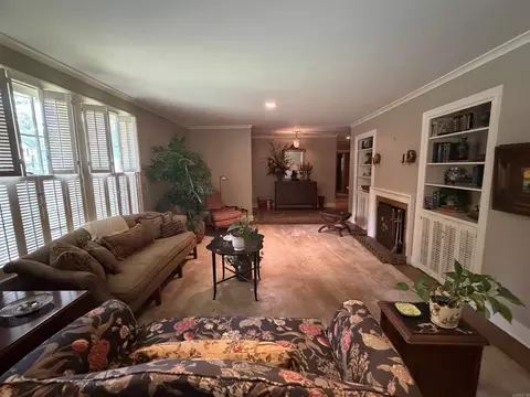 Living - 901 W 36th, Pine Bluff, AR 71603 photo 4 of 5
