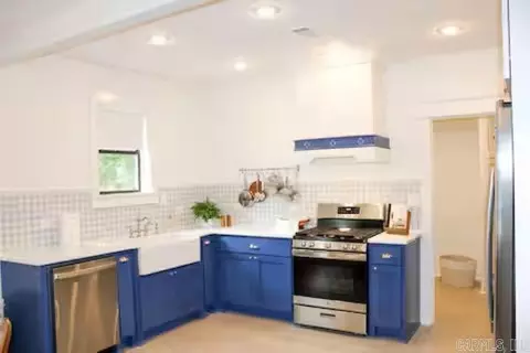 1716 Simms, Conway, AR 72032 photo 7